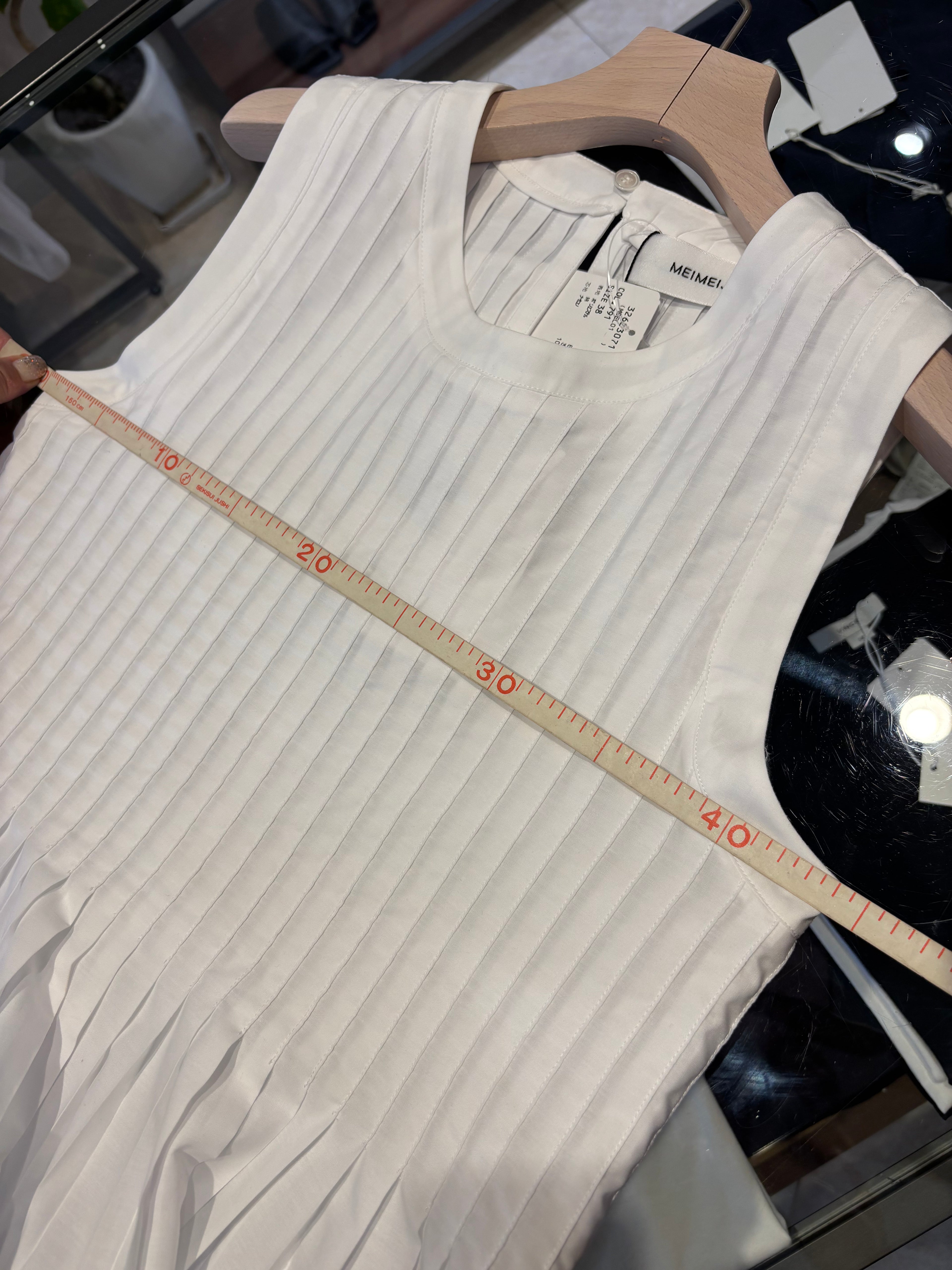 Tuck & Pleat Sleeveless / MEIMEIJ