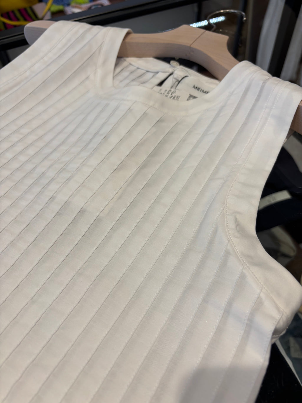 Tuck & Pleat Sleeveless / MEIMEIJ