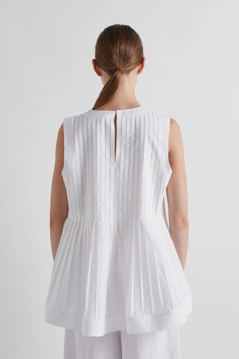 Tuck & Pleat Sleeveless / MEIMEIJ
