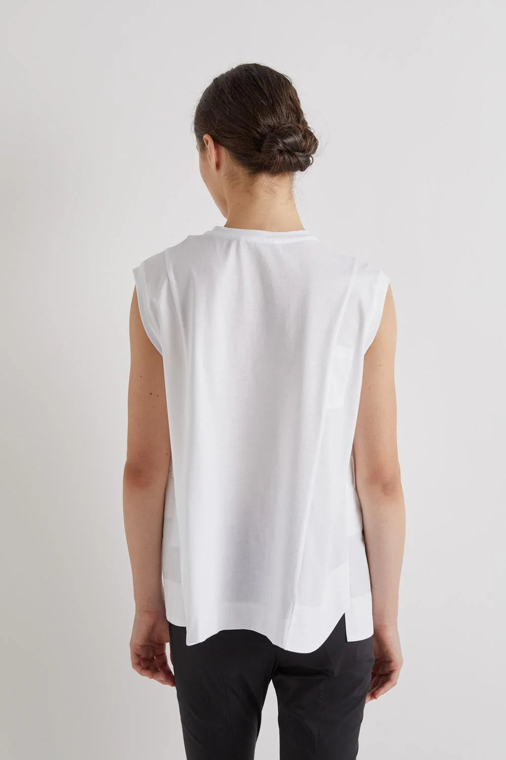 Architectural Pocket Top / MEIMEIJ