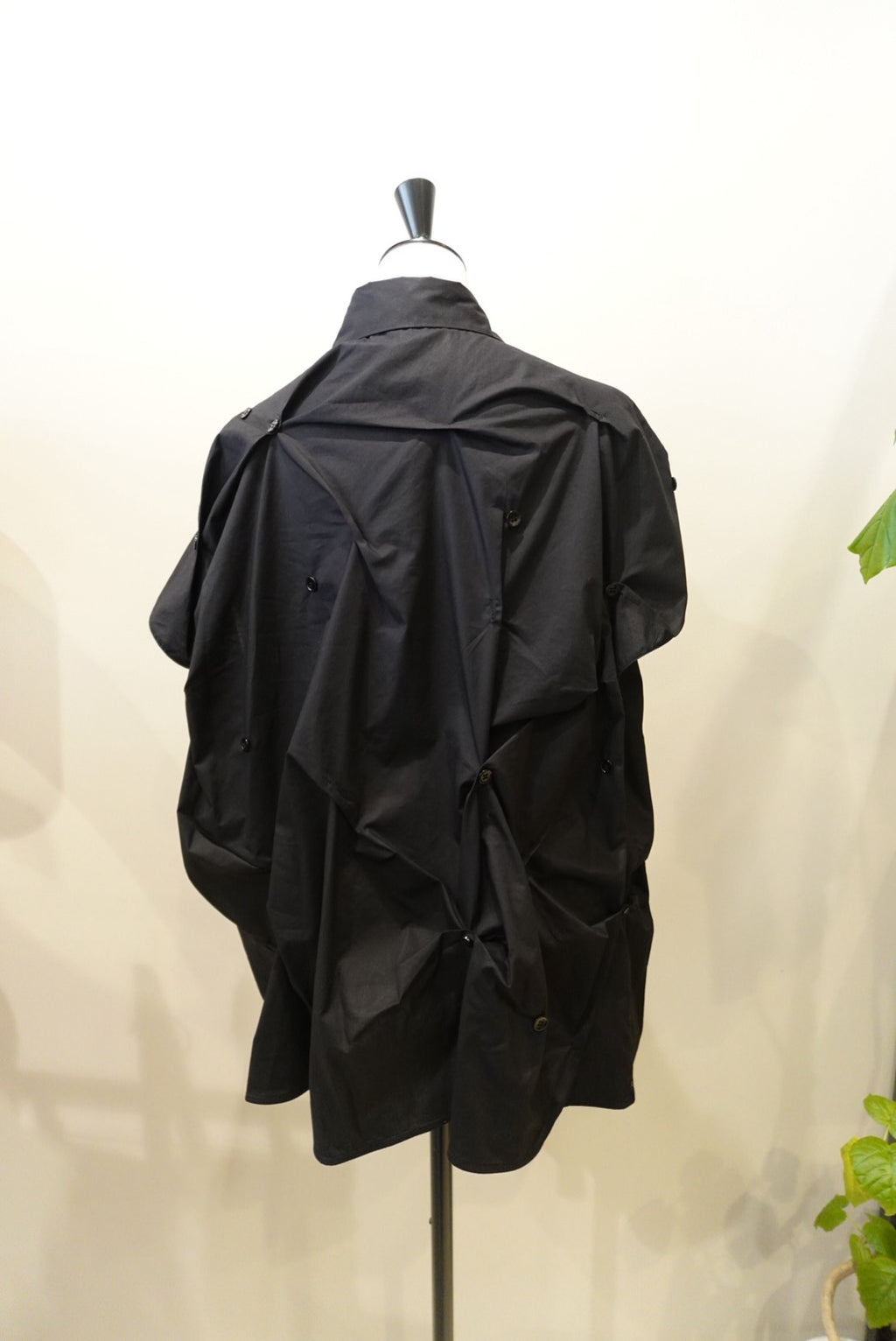 Sculptural Pleated Shirt / MEIMEIJ