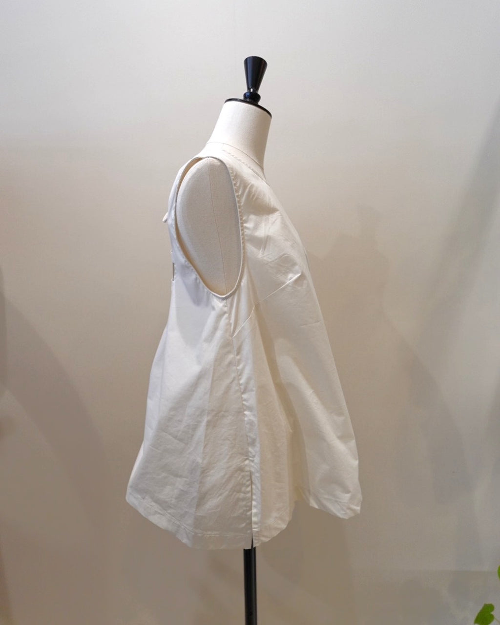Back Ribbon A-Line Blouse / MEIMEIJ