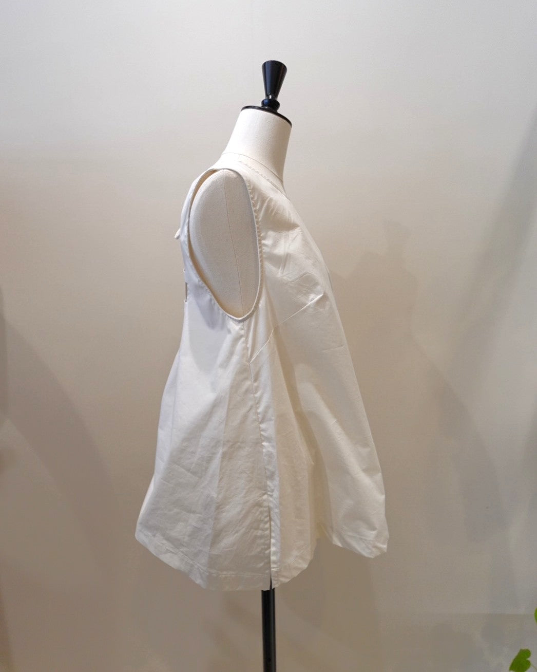 Back Ribbon A-Line Blouse / MEIMEIJ