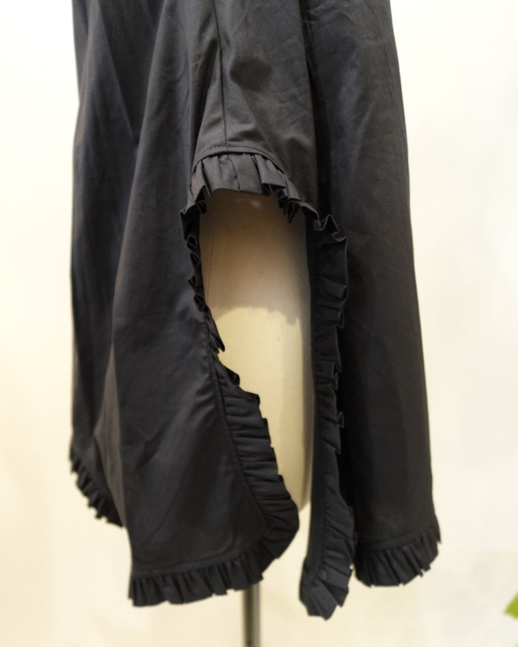 Back Ribbon Blouse / MEIMEIJ