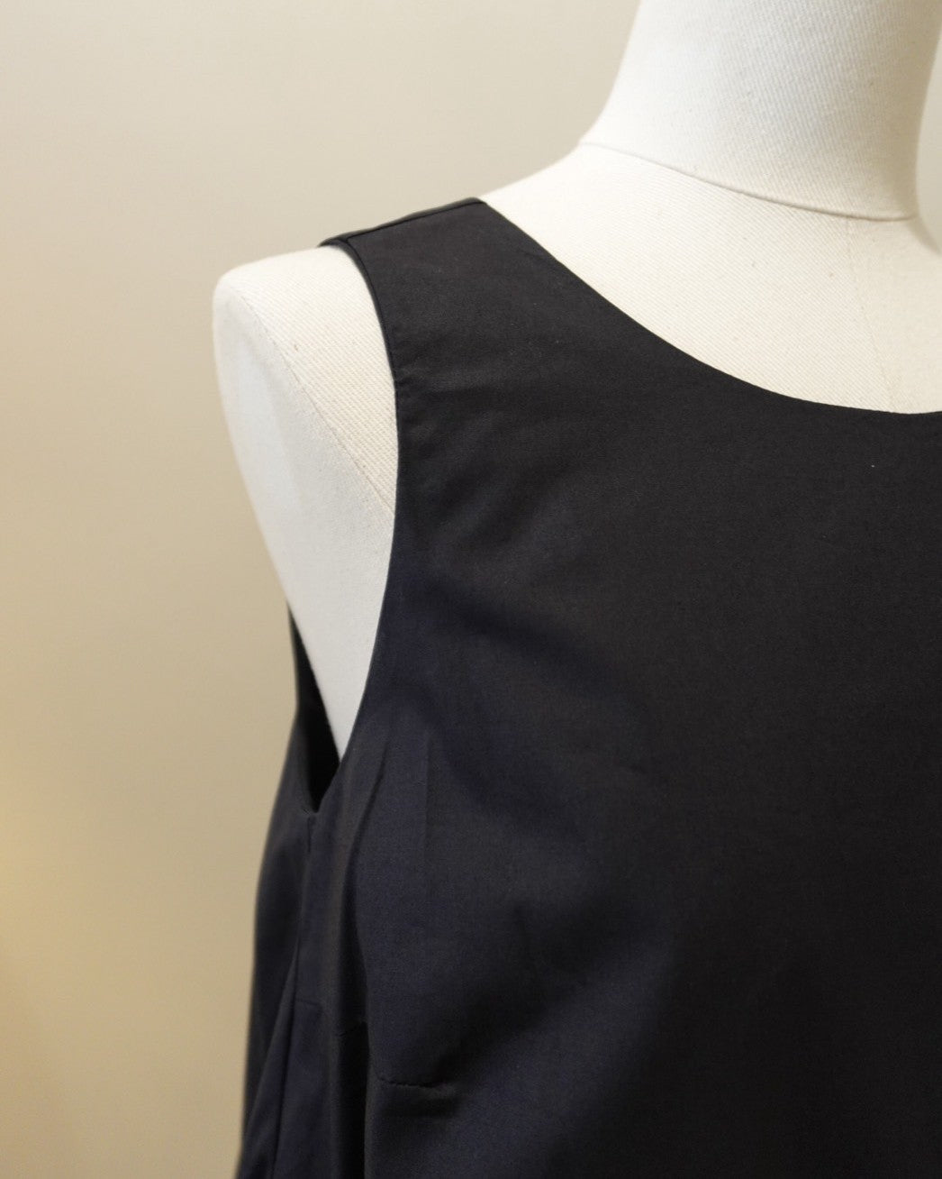 Back Ribbon Blouse / MEIMEIJ